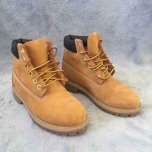 🌟 SOLD 🌟Timberland boots